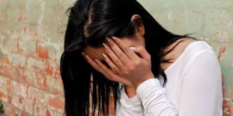 أب بلا قلب.. استغل أزمة ابنته فأدمنها الآيس وواقعها| التفاصيل الكاملة - الكويت الاخباري