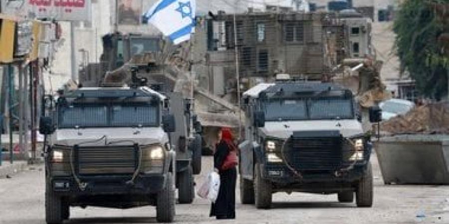 مصادر فلسطينية: الاحتلال يقتحم قرى وبلدات شمال طولكرم ويعتقل شابين - الكويت الاخباري