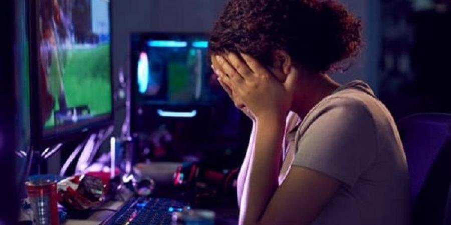 رسائل على واتساب تحولت إلى كابوس .. فتاة تواجه الابتزاز والتهديد بفيديوهات مثيرة - الكويت الاخباري