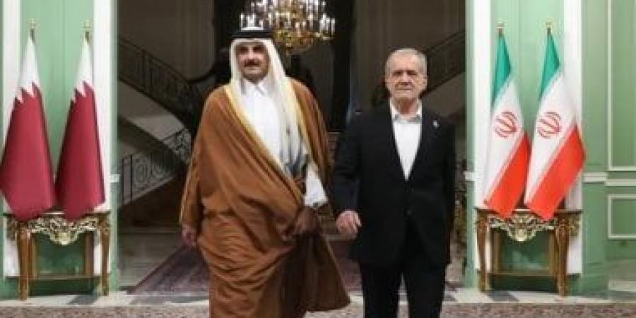 أمير قطر يجرى اتصالا هاتفيا بالرئيس الإيرانى مسعود بزشكيان - الكويت الاخباري