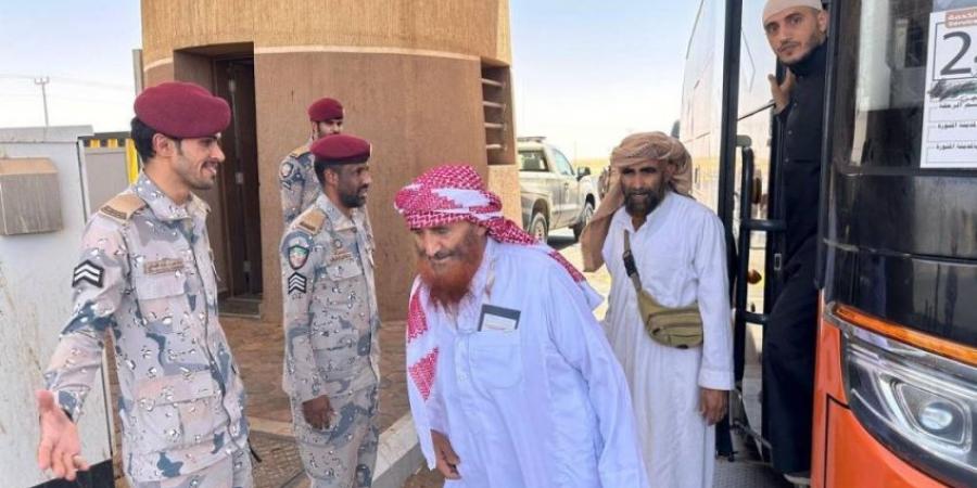 حرس الحدود يسهل إجراءات مغادرة الحجاج عبر منفذ الوديعة - الكويت الاخباري