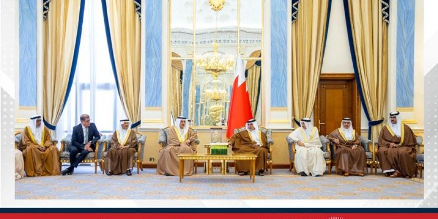سمو ولي العهد رئيس مجلس الوزراء: ما تحقق ضمن مسيرة الإنجازات والنجاحات الوطنية قائمٌ على الروح الوطنية والجهود المتفانية والتعاون البنّاء والمشترك الذي يسهم في تنفيذ الخطط والبرامج التنموية وتحقيق الرؤى والتطلعات الطموحة - الكويت الاخباري