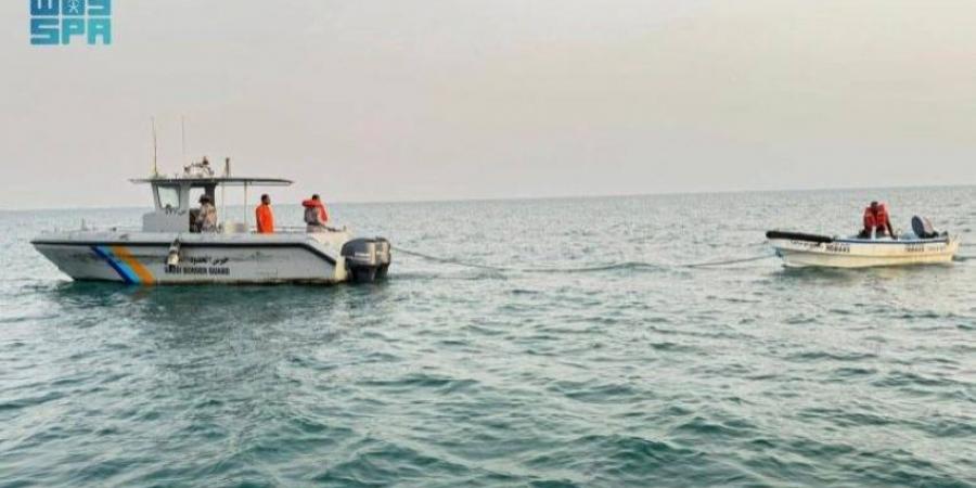 حرس الحدود بمنطقة مكة المكرمة ينقذ مقيمًا مصريًا من الهلاك في عرض البحر - الكويت الاخباري