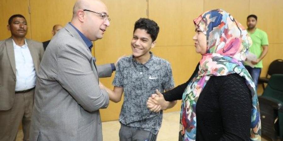 محافظ بني سويف يوجه بحلول وإجراءات عاجلة لمشكلات ومطالب في قطاعات خدمية.. وتوفير الحماية الاجتماعية والصحية لبعض الحالات الإنسانية من الفئات الأولى بالرعاية والأكثر احتياجا - الكويت الاخباري