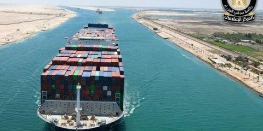 عودة تدريجية للسفن العملاقة.. سفينة الحاويات «CMA CGM OSIRIS» تعبر قناة السويس - الكويت الاخباري