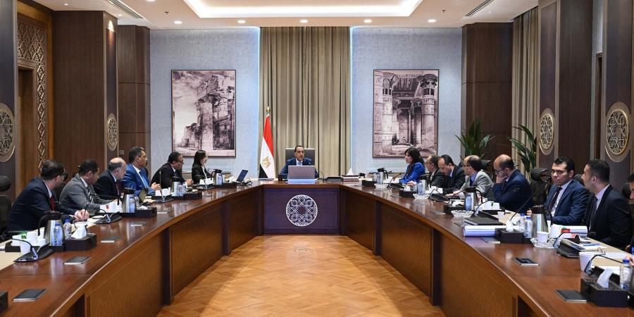مدبولي يتابع مع محافظ البحيرة مشروعي تطوير ميناء الصيدونبع الحمراء - الكويت الاخباري