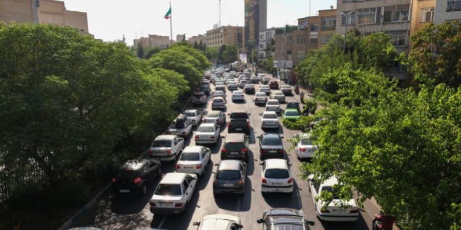 بلومبيرغ تحذر من انهيار اقتصادي وارتفاع التضخم في إيران - الكويت الاخباري