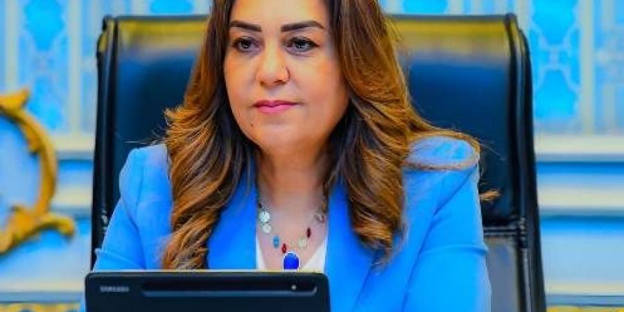 وزيرة التنمية المحلية مبادرة وطنية تستهدف 400 ألف مواطن بـ 20 محافظة #الجمهورية_أون_لاين #الجمهورية #أخبار_مصر #التنمية_المحلية #حياة_كريمة #المسئولية_المجتمعية #السكن_الكريم #رئاسة_الوزراء #مصر_الخير #الأورمان #تمكين_الريف #تحيا_مصر - الكويت الاخباري