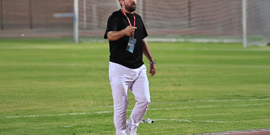 الخطيب يكشف لـ«الجريدة» أسباب رحيل البرازيلي باروس والإيفواري روبن عن «الفحيحيل» - الكويت الاخباري