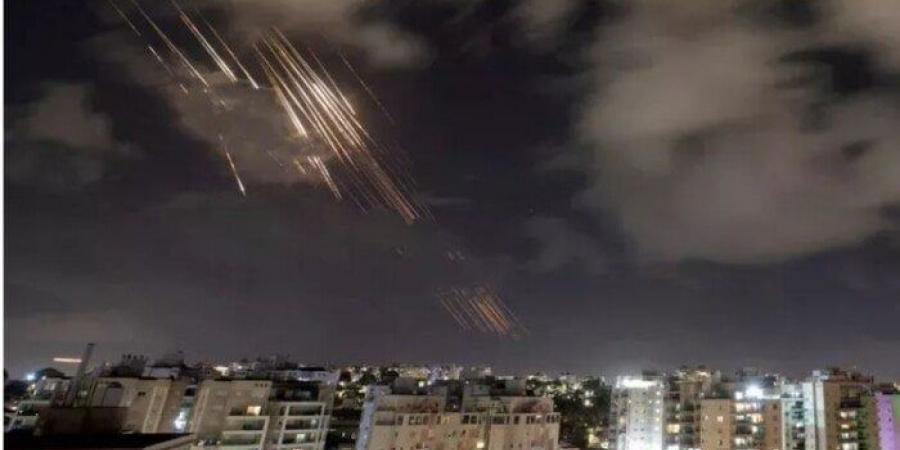 انفجارات ضخمة شمالي إسرائيل جراء الصواريخ الإيرانية - الكويت الاخباري