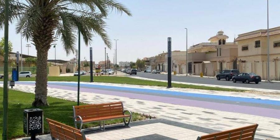 بلدية بقيق تنتهي من تطوير وتأهيل ممشى وحديقة حي المطار - الكويت الاخباري