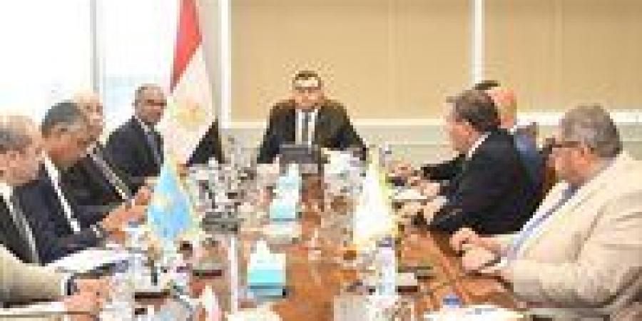 وزير الإسكان يتابع موقف محطات تحلية مياه البحر بالساحل الشمالي الغربي وموقف مشروع إعادة تأهيل ورفع كفاءة محطة المعالجة بالروبيكي - الكويت الاخباري