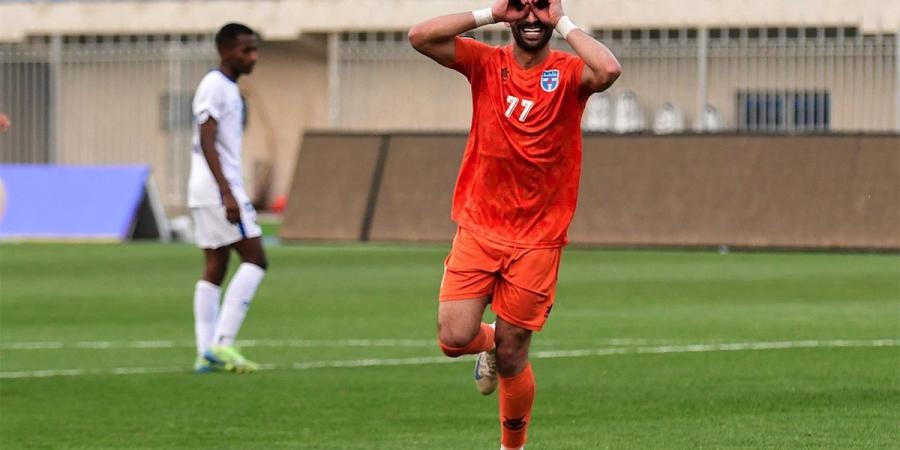 «الكويت» و«كاظمة» جددا عقدي رضا والشمري - الكويت الاخباري