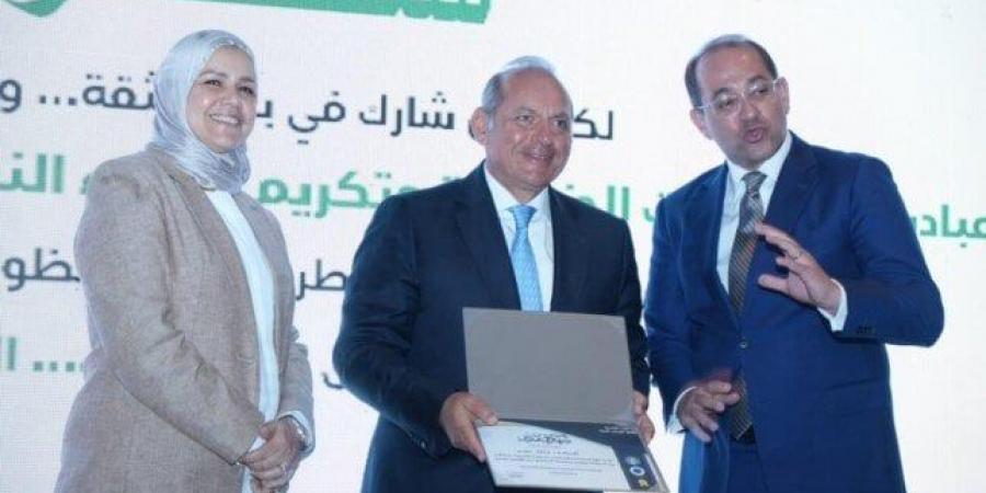 وزير المالية يكرم عددا من الممولين الداعمين للمسار الضريبي المحفز - الكويت الاخباري