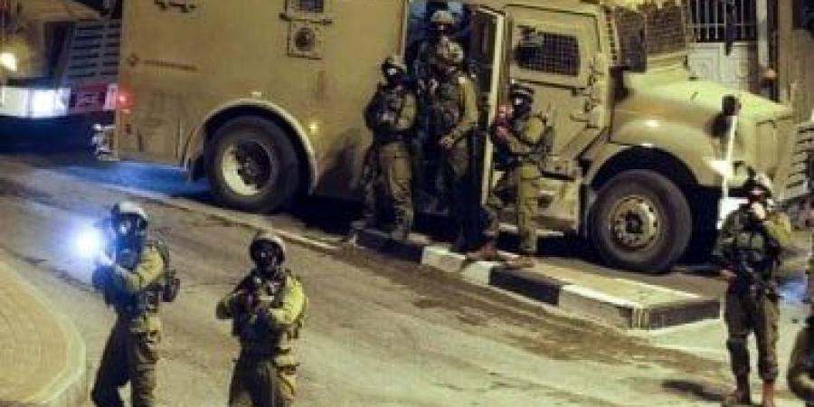 إصابة 6 فلسطينيين جراء اعتداء جنود الاحتلال ومستوطنين عليهم فى الخليل - الكويت الاخباري