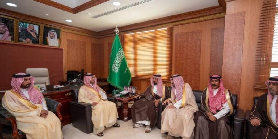 نائب أمير حائل يلتقي مديري الجهات الحكومية وأعضاء المجلس المحلي بمحافظة بقعاء - الكويت الاخباري