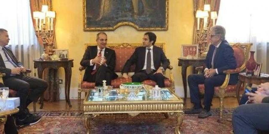 وزير الاتصالات يبحث مع مسئولى كبرى الشركات التكنولوجية العالمية فرص التوسع في استثماراتها فى مصر والتعاون في مجال بناء القدرات الرقمية - الكويت الاخباري