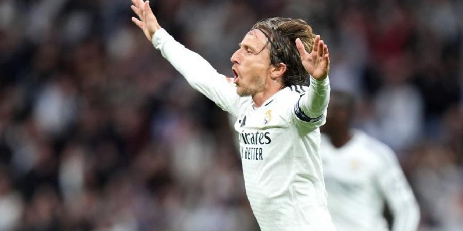 5 نجوم كرة صنعوا المجد بعد فرارهم من الحروب - الكويت الاخباري