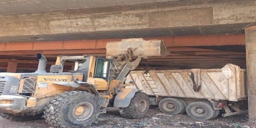 رفع 650 طنًّا من المخلفات والرتش من نفق الفكهانية بحي العمرانية - الكويت الاخباري