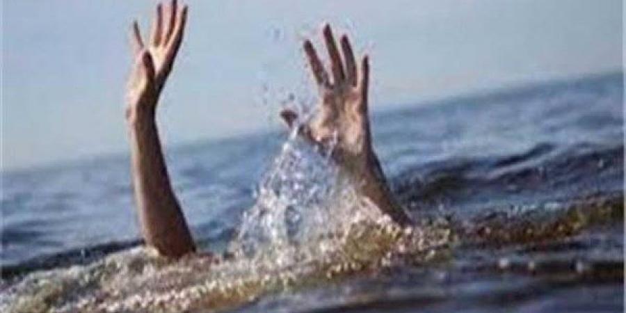 دفن جثمان طالب لقى مصرعه غرقا في نهر النيل جنوب الجيزة - الكويت الاخباري