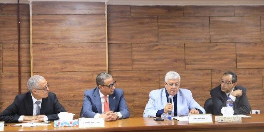 لدعم التعليم العصري.. رئيس جامعة الوادي الجديد يشارك في اجتماع مجلس الجامعات الأهلية - الكويت الاخباري