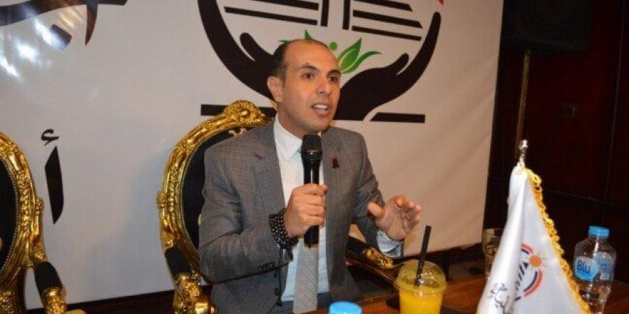 أمين حزب الجبهة بالغربية: 30 يونيو ثورة شعب أنقذت الدولة.. وقيادة الرئيس السيسي عبرت بمصر إلى بر الأمان - الكويت الاخباري