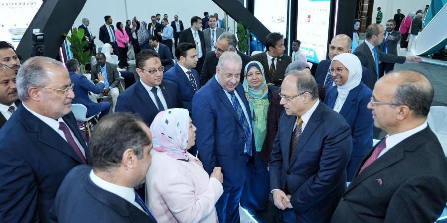  رئيس هيئة الدواء المصرية يتفقد جناح الهيئة بالمعرض الطبي الإفريقي - الكويت الاخباري