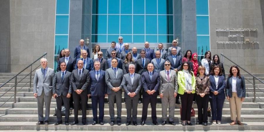 رئيس اقتصادية قناة السويس يلتقي 30 سفيرًا من رؤساء البعثات الدبلوماسية والقنصلية المصرية بالخارج - الكويت الاخباري