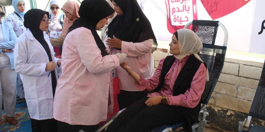 وكيل الصحة ببني سويف تشارك في الإحتفالية باليوم العالمي للدم بالتبرع - الكويت الاخباري
