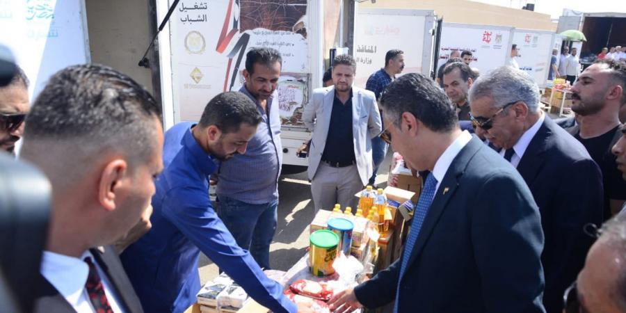 وزير التموين ومحافظ الشرقية يفتتحان سوق اليوم الواحد بالعاشر من رمضان - الكويت الاخباري