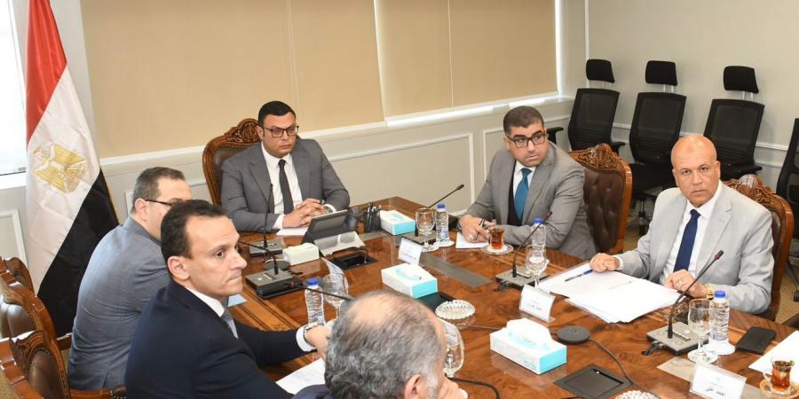 وزير الإسكان يوجه بتسريع مشروعات السويس الجديدة - الكويت الاخباري