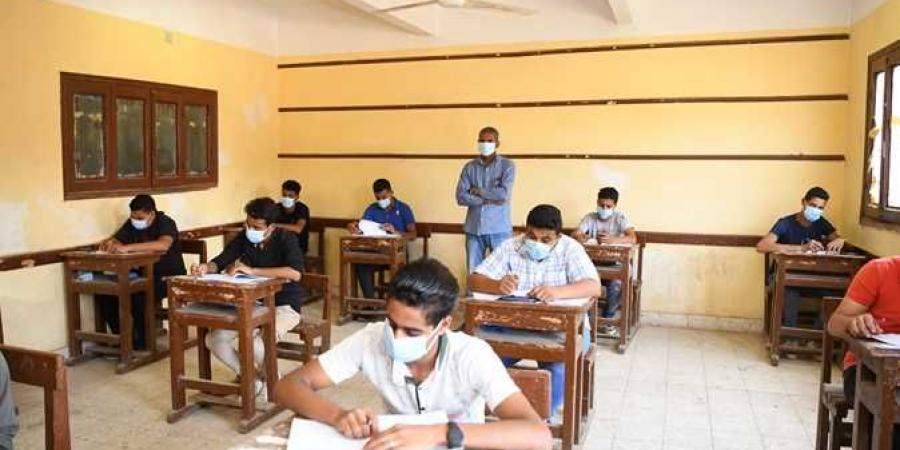 طلاب الثانوية العامة يؤدون اليوم امتحاني الكيمياء والجغرافيا #امتحانات_الثانوية_العامة #الثانوية_العامة_2025 #بوابة_الجمهورية_أون_لاين - الكويت الاخباري