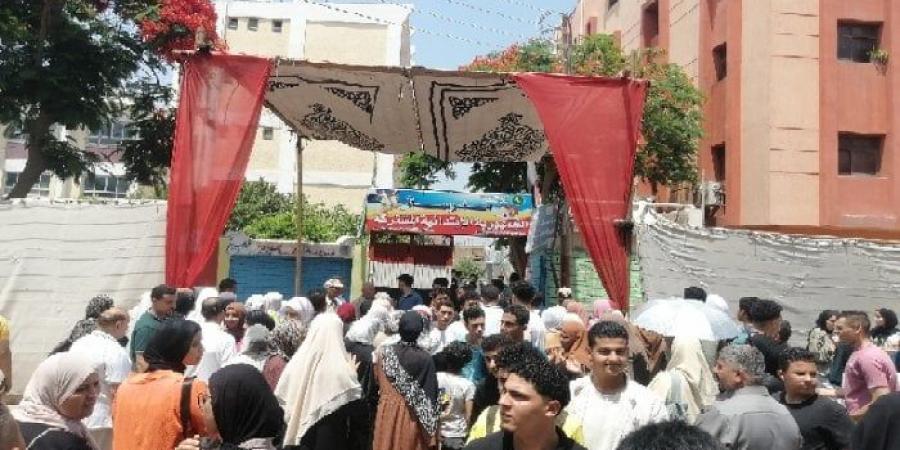 تباين آراء طلاب الشرقية بعد امتحاني الكيمياء والجغرافيا.. « تريكات صعبة» في الكيمياء وسهولة في الجغرافيا - الكويت الاخباري