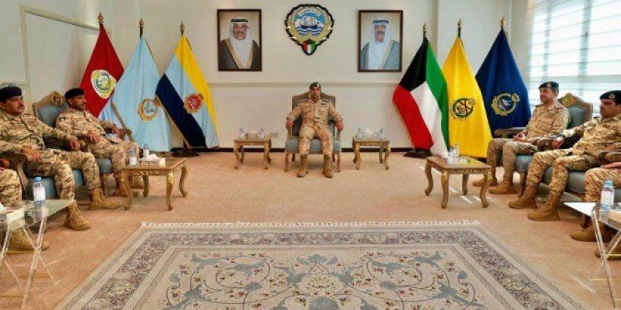 الكويت.. نائب رئيس الأركان يشيد بكفاءة ضباط دورة القيادة والأركان المشتركة - الكويت الاخباري