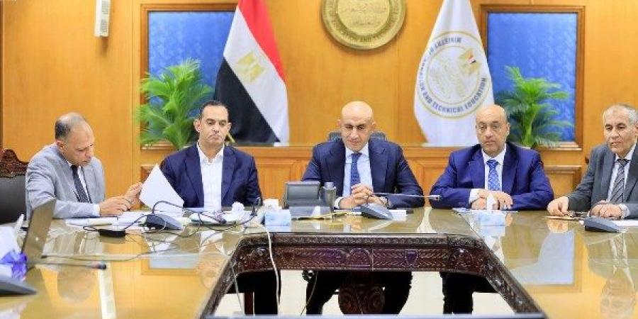 الثانوية العامة|عمليات التعليم تتتبع صور امتحان الكيمياء والجغرافيا المتداولة بجروبات الغش لضبط مصورها - الكويت الاخباري