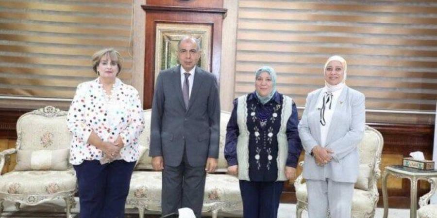 محافظ المنيا يشيد بجهود «القومي للمرأة».. عام من الإنجازات يعزز مكانة المرأة في التنمية - الكويت الاخباري