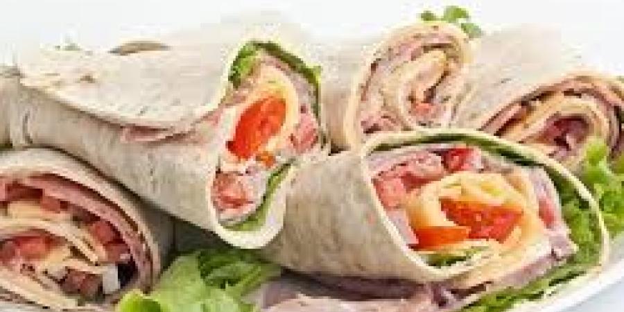 طريقة عمل رول التورتيلا بالجبنة والزيتون..وصفات سهلة وسريعة - الكويت الاخباري