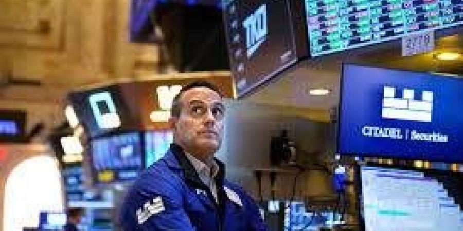 الأسهم الأمريكية تحبس أنفاسها ترقباً لتطبيق التعريفات الجمركية - الكويت الاخباري