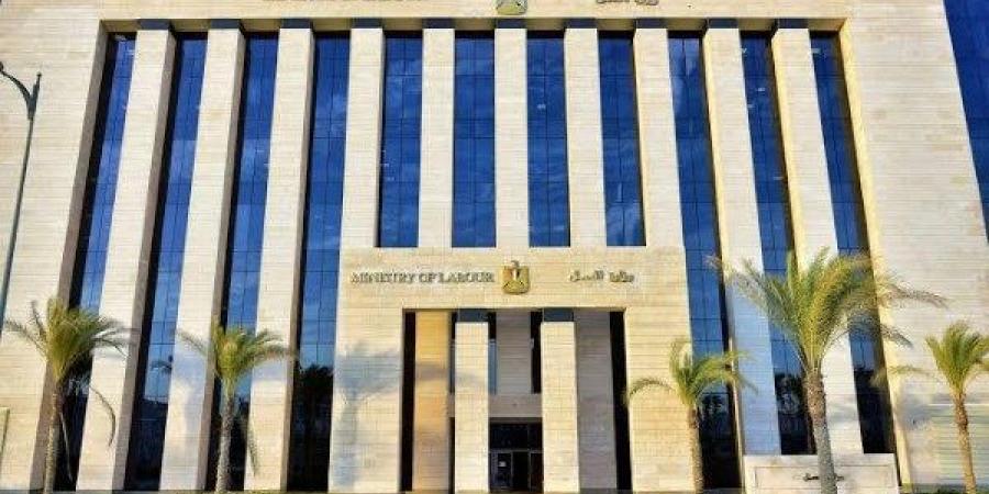 فرص عمل لحدادين ونجارين مسلح في الإمارات براتب 1800درهم - الكويت الاخباري