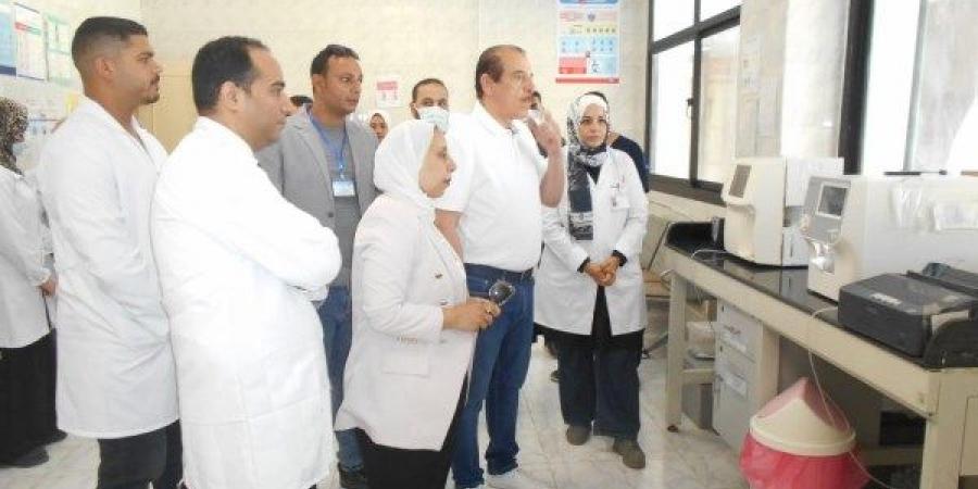 مكافأة لمديري الوقائي واستبعاد مراقب تطعيمات من منصبه.. حصاد جولة الصحة بالإسماعيلية - الكويت الاخباري