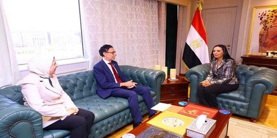 وزيرة التضامن الاجتماعي تلتقي رئيس بعثة اللجنة الدولية للصليب الأحمر - الكويت الاخباري