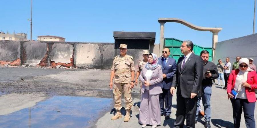 محافظ دمياط يعاين ميدانيا حريق مصنع الإسفنج بدمياط الجديدة - الكويت الاخباري