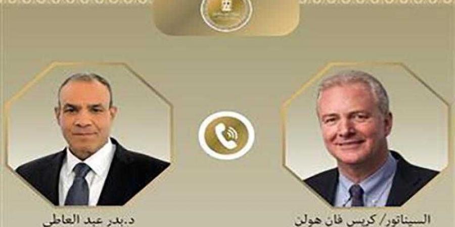 وزير الخارجية والهجرة يتلقى اتصالًا هاتفيًا من السيناتور الأمريكي ”كريس فان هولن” - الكويت الاخباري