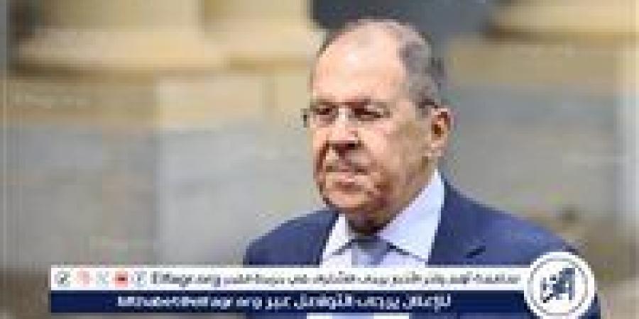 لافروف يصل إلى ألاسكا بقميص عليه رمز الاتحاد السوفيتي - الكويت الاخباري