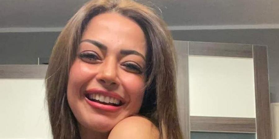 داليا مصطفى تهنئ كريم محمود عبدالعزيز وزوجته بحقيقة حبهم - الكويت الاخباري