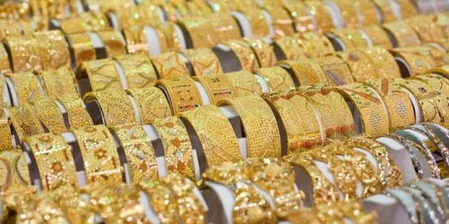 ادعى مساعدتها وتوصليها بسيارته.. ضبط المتهم بسرقة «مجوهرات» سيدة بالزيتون - الكويت الاخباري