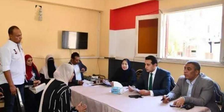 نائب المحافظ يعقد لقاءً لخدمة المواطنين بقرية تلات بمركز الفيوم - الكويت الاخباري