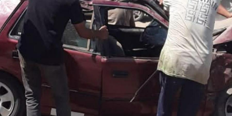 إصابة 5 أشخاص في تصام سيارتين على طريق دكرنس بالدقهلية.. صور - الكويت الاخباري