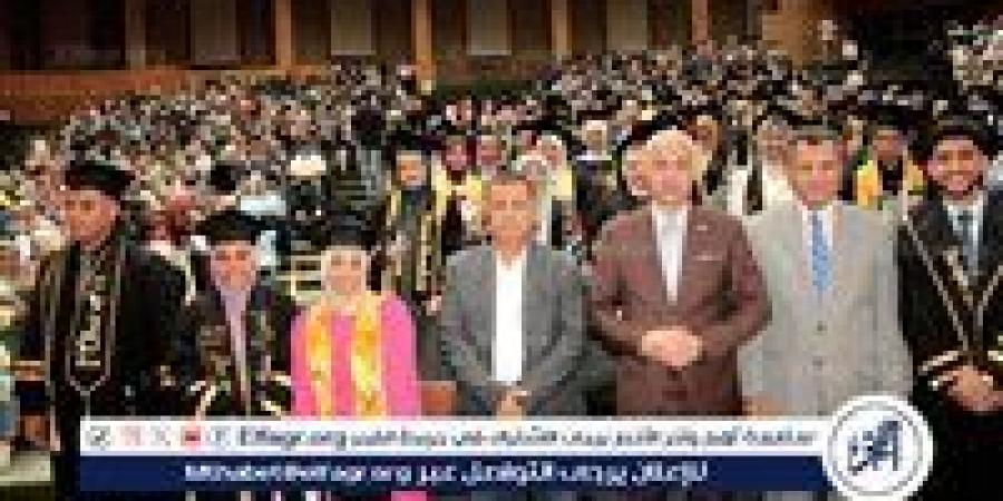 جامعة أسيوط تحتفل بتخريج الدفعة 26 من طلاب كلية الآداب - الكويت الاخباري