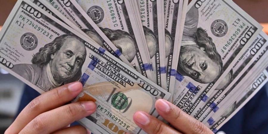 الدولار يستعد لأسبوع حافل مع تحركات ضعيفة للعملات - الكويت الاخباري